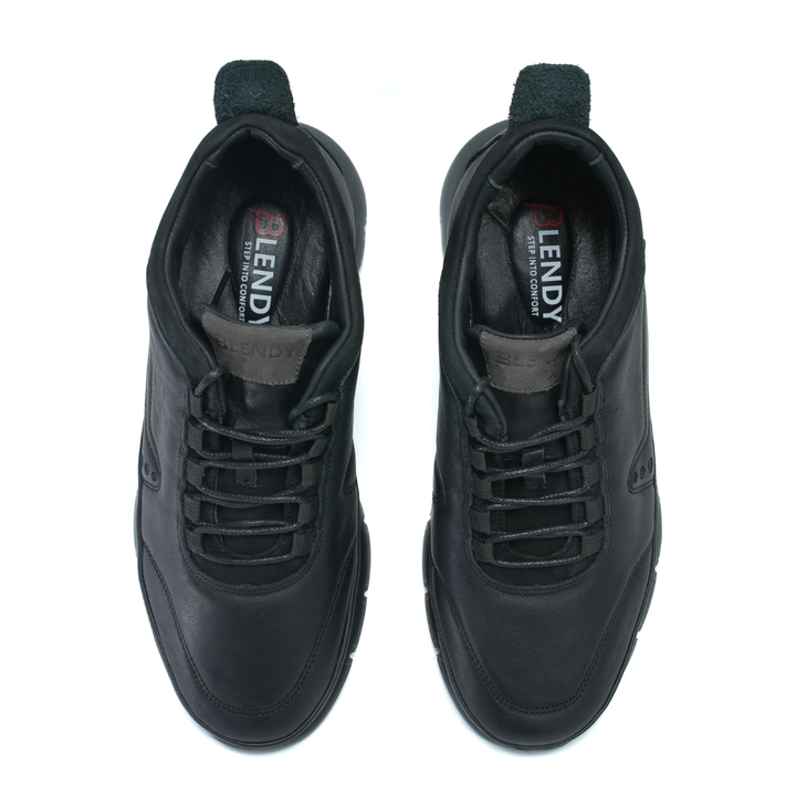 738 Moon confort cuir noir lacet